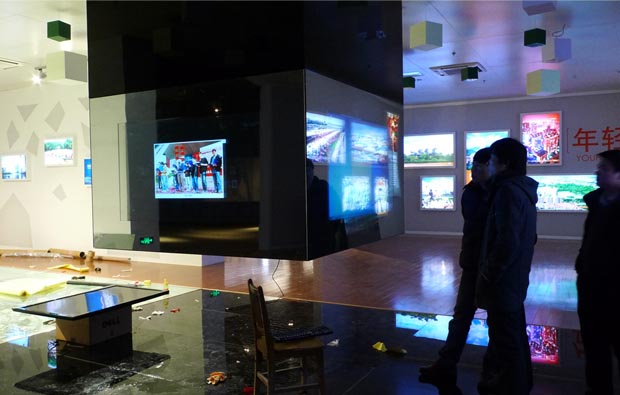 燃動數(shù)字魔幻鏡面觸摸